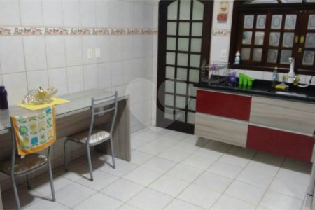 Casa à venda com 3 quartos, sendo 1 suíte,  em Vila Nova Cintra, Mogi das Cruzes, SP