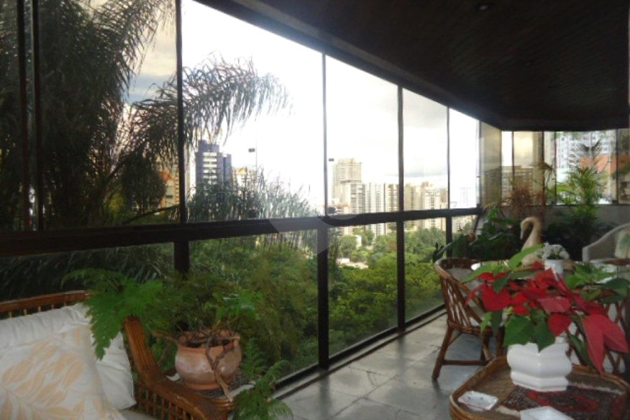 Apartamento à venda com 3 quartos, sendo 1 suíte, em Morumbi, São Paulo, SP