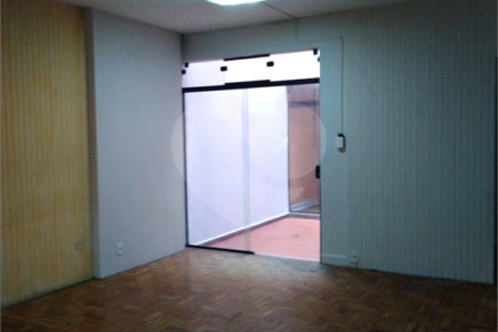 Sobrado à venda com 3 quartos em Vila Cordeiro, São Paulo, SP