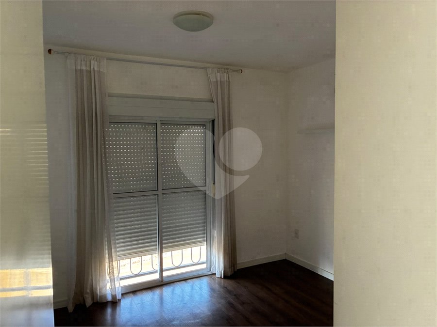 Casa para alugar com 3 quartos, sendo 1 suíte,  no condomínio Bella Roma, São Roque - SP