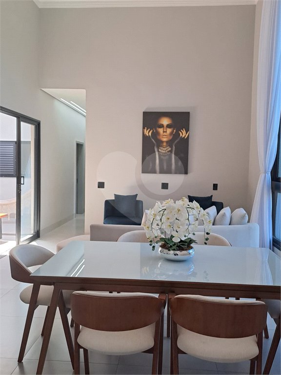 Casa à venda com 3 quartos, sendo 1 suíte, em Village Moutonnée, Salto, SP