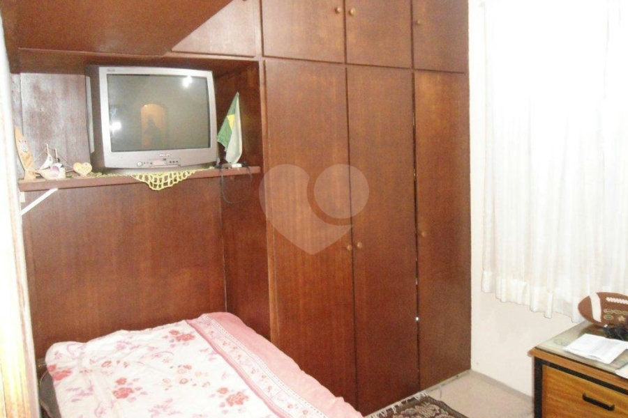 Sobrado à venda com 4 quartos, sendo 2 suítes, em Vila Irmãos Arnoni, São Paulo, SP
