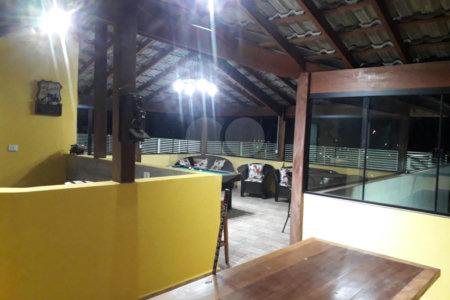 Casa à venda com 8 quartos, sendo 2 suítes,  em Jardim Estância Brasil, Atibaia, SP