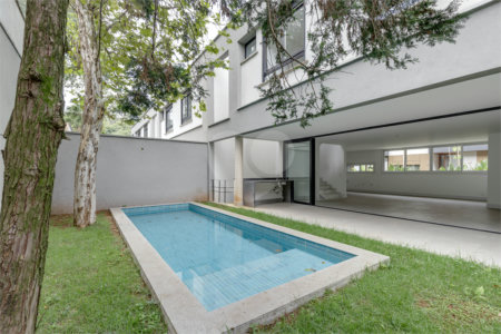 Casa à venda com 4 suítes no condomínio Venezia, São Paulo - SP