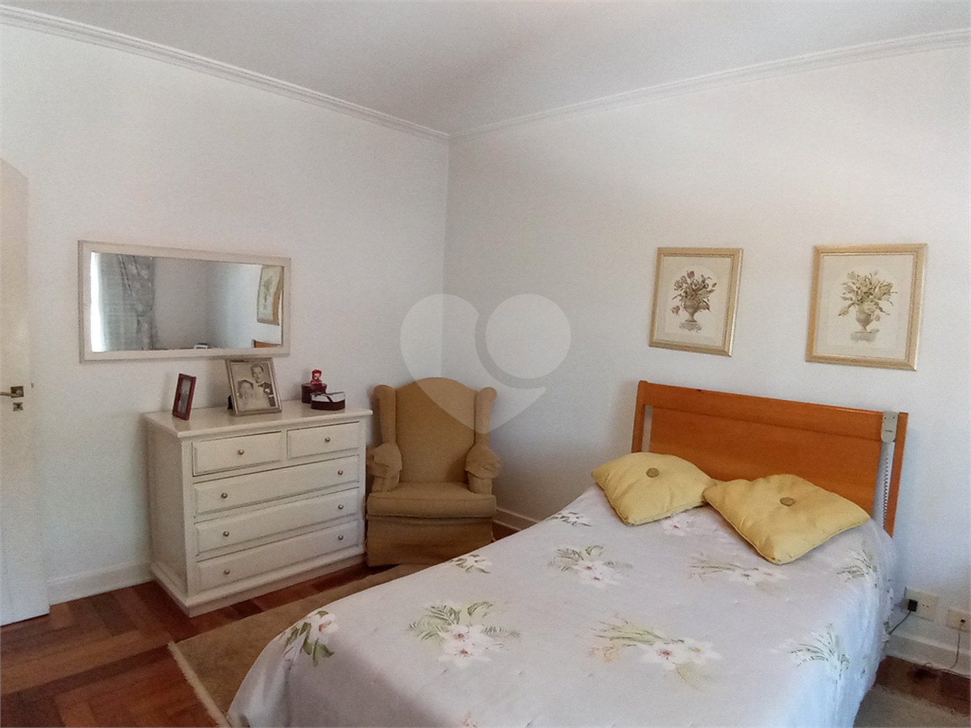 Sobrado à venda com 5 quartos, sendo 3 suítes,  em Jardim São Bento, São Paulo, SP