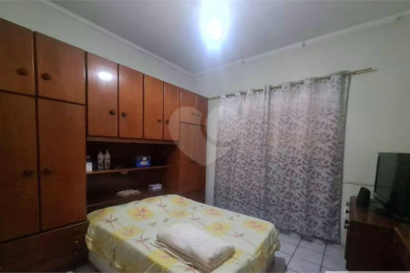 Casa à venda com 4 quartos, sendo 1 suíte,  em Jardim Trussardi, São Paulo, SP