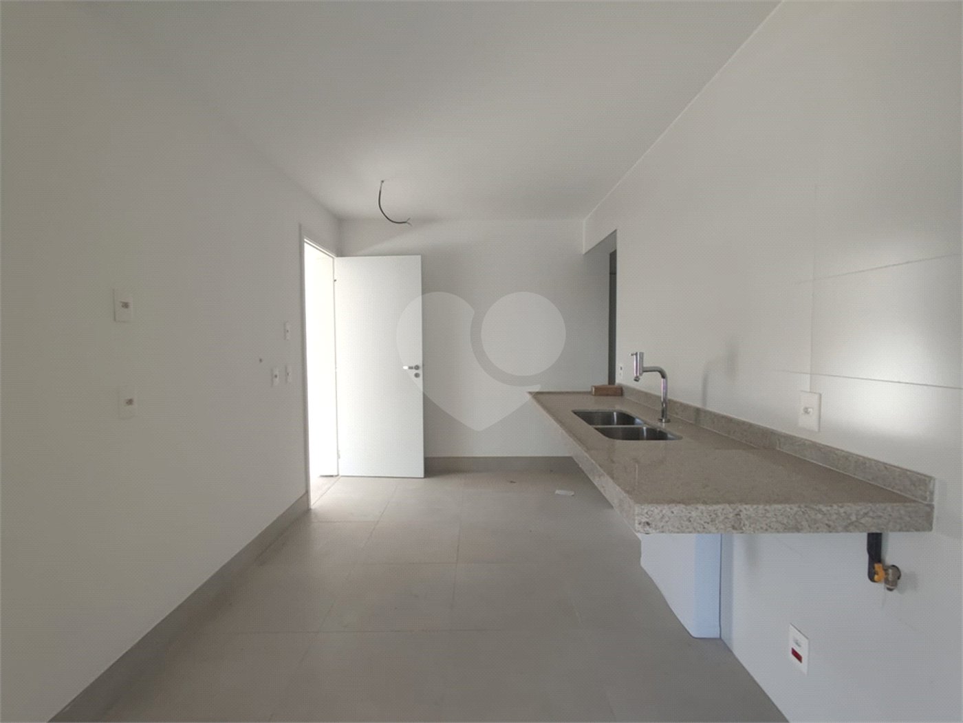Apartamento à venda com 4 suítes em Jardim Leonor, São Paulo, SP