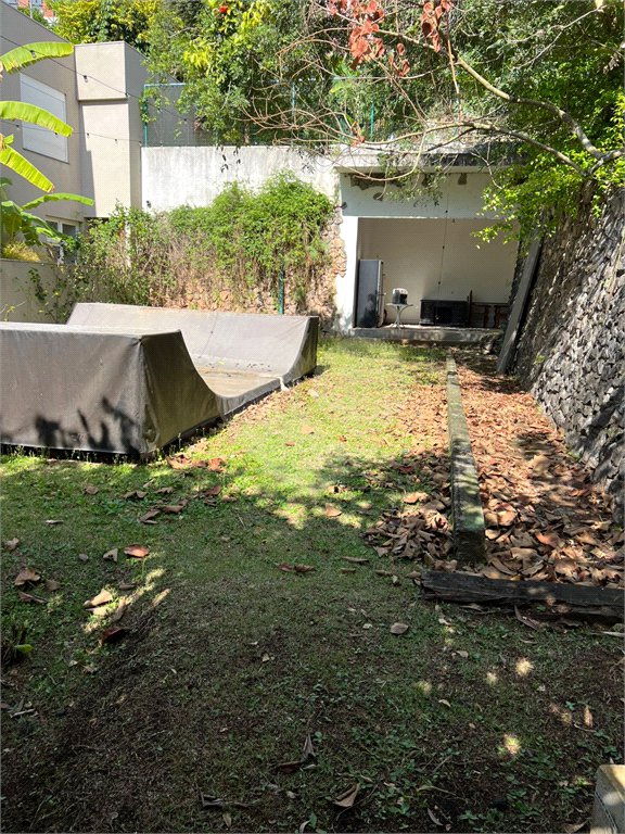 Terreno à venda no condomínio Jardim Vitória Régia, São Paulo - SP
