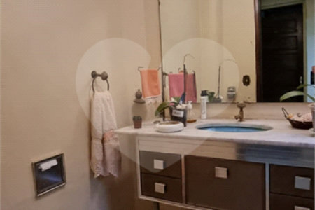 Sobrado à venda com 4 quartos, sendo 1 suíte,  em Água Branca, São Paulo, SP