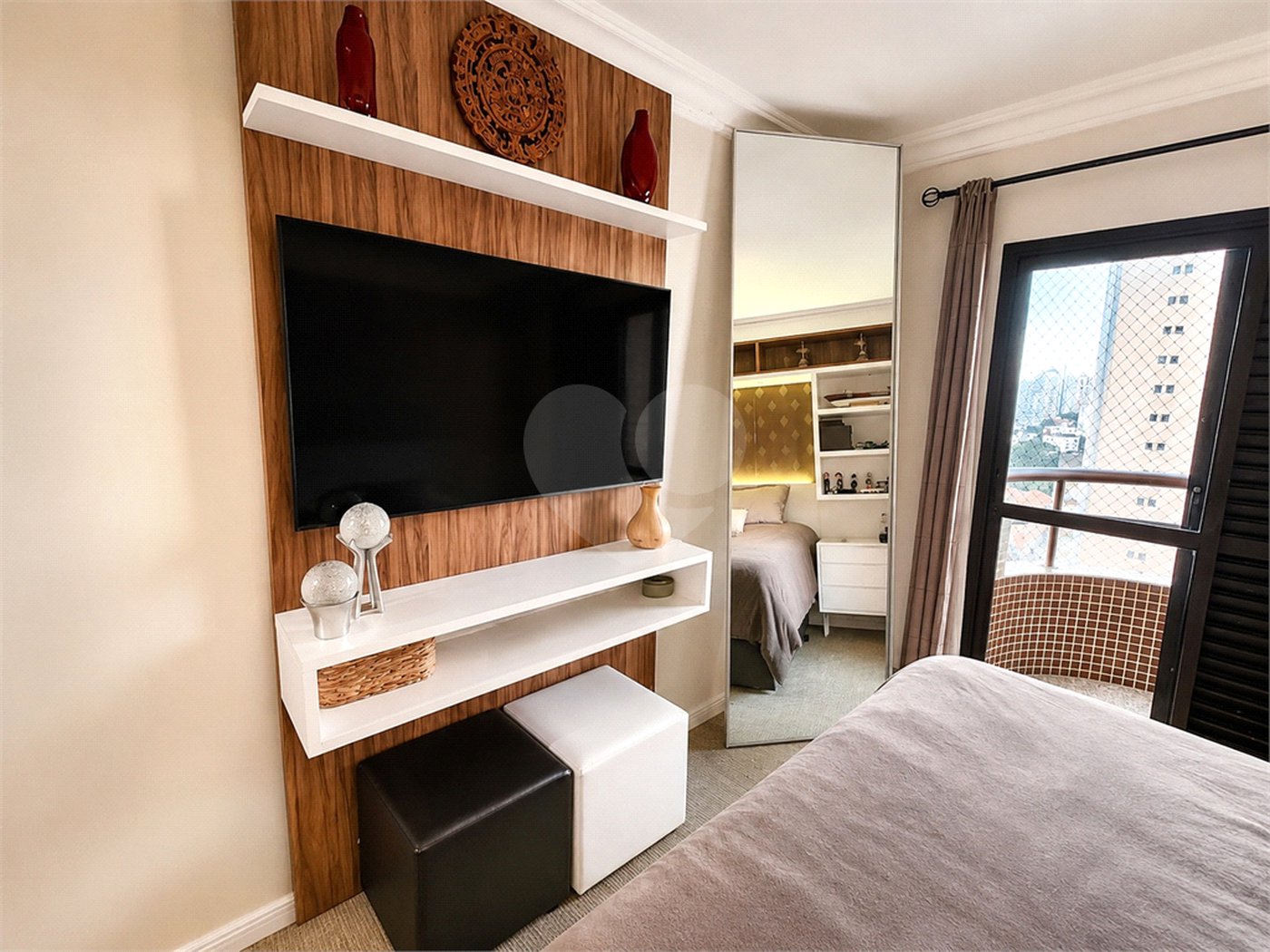 Apartamento à venda com 4 quartos, sendo 3 suítes, em Perdizes, São Paulo, SP