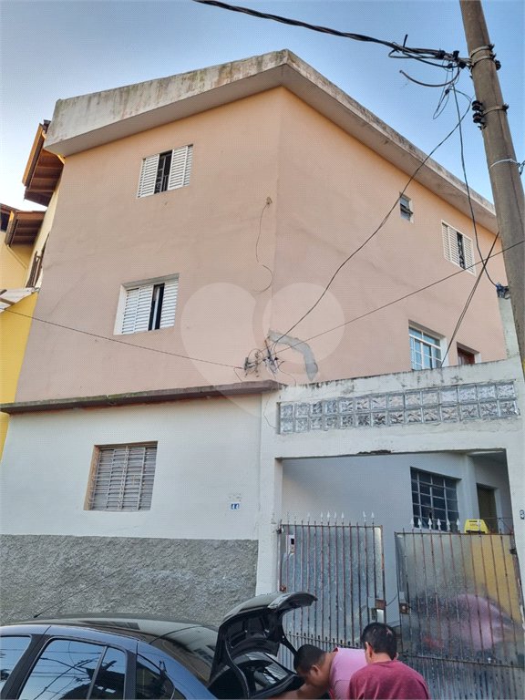 Sobrado à venda com 3 quartos em Vila Basileia, São Paulo, SP