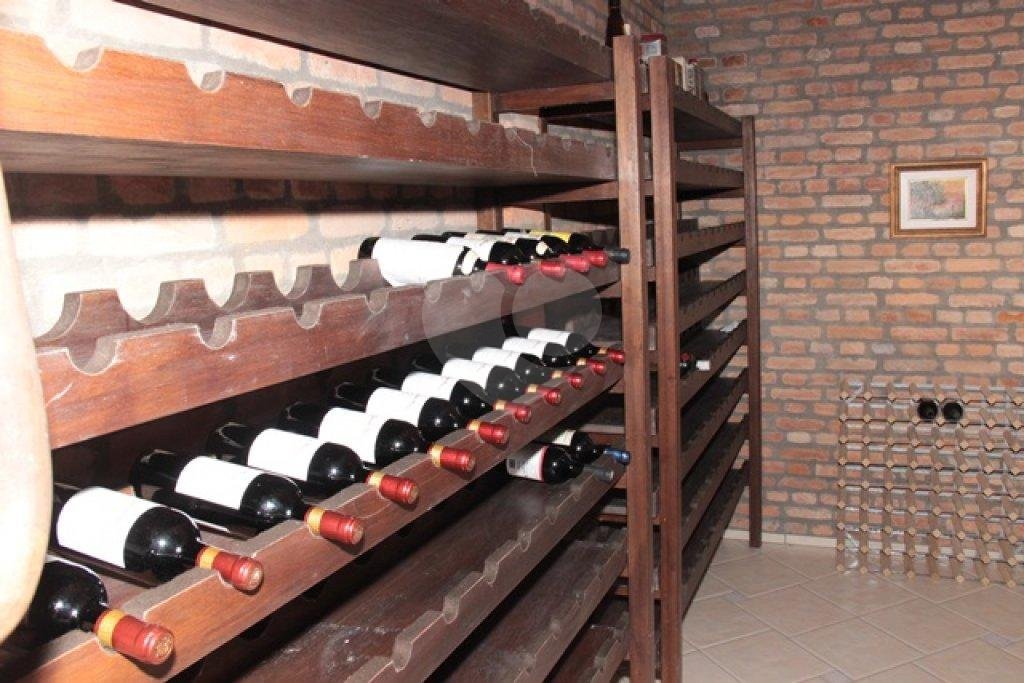Sobrado à venda com 7 quartos, sendo 5 suítes, no Centro, Mairiporã, SP