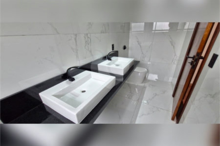 Casa à venda com 3 quartos, sendo 1 suíte, no condomínio Horto Florestal Villagio, Sorocaba - SP