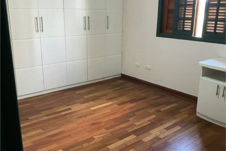 Sobrado à venda com 3 quartos, sendo 1 suíte, em Vila Lageado, São Paulo, SP