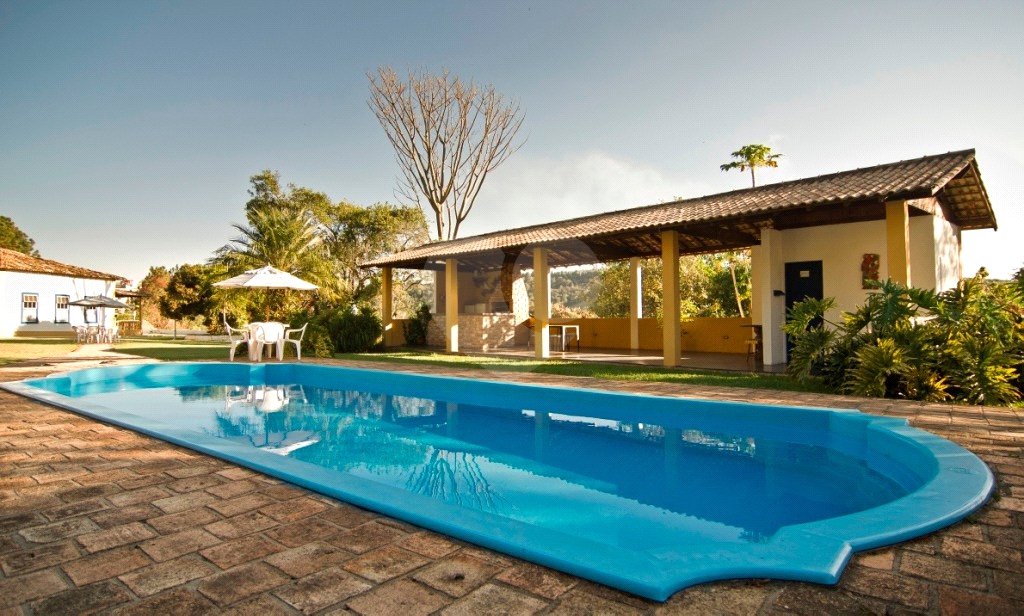 Casa à venda com 4 quartos em Chácaras Maringá, Atibaia, SP