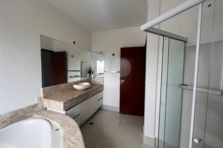 Sobrado à venda com 3 quartos, sendo 1 suíte, em Cidade Parquelandia, Mogi das Cruzes, SP