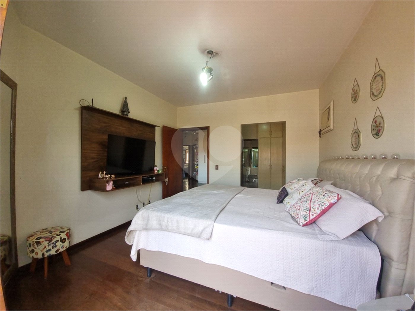 Sobrado à venda com 3 quartos, sendo 1 suíte,  em Vila Trujillo, Sorocaba, SP