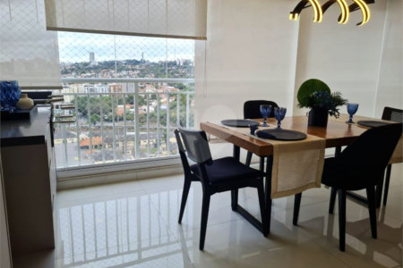 Apartamento à venda com 3 quartos, sendo 1 suíte,  em Vila Anastácio, São Paulo, SP