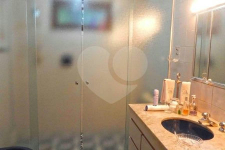 Casa Térrea à venda com 3 quartos, sendo 1 suíte,  em Chácara Monte Alegre, São Paulo, SP