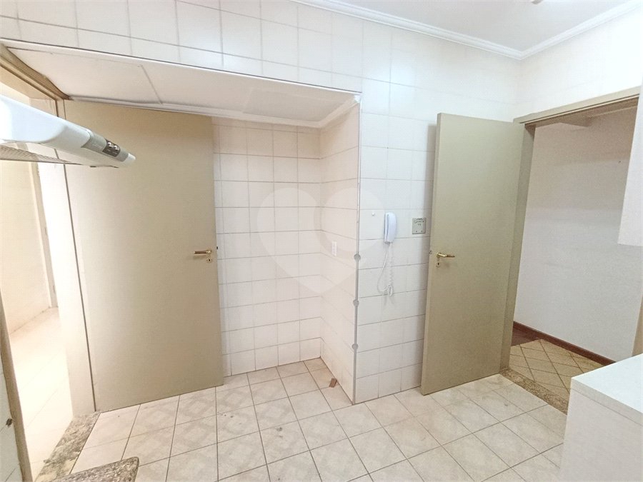 Apartamento à venda com 3 quartos, sendo 1 suíte, no Centro, Ribeirão Preto, SP