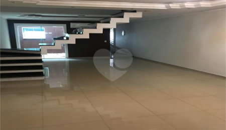Sobrado à venda com 3 suítes em Vila Haro, Sorocaba, SP