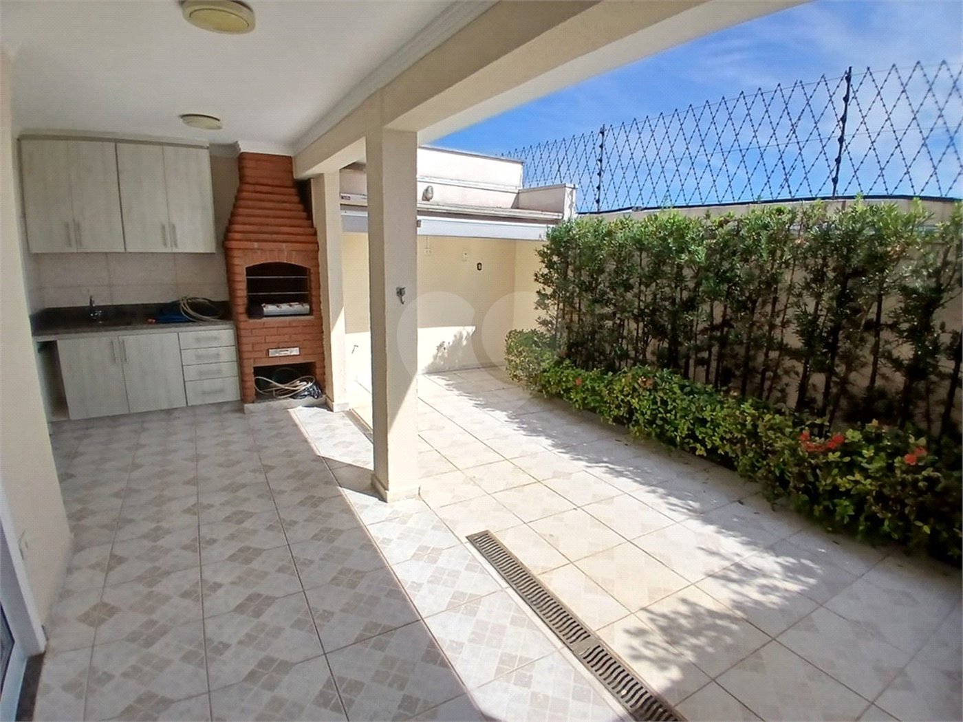 Casa à venda com 3 quartos, sendo 1 suíte, no condomínio Golden Park Residence II, Sorocaba - SP