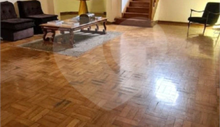 Sobrado à venda com 4 quartos, sendo 1 suíte,  em Pacaembu, São Paulo, SP