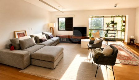 Apartamento à venda com 2 quartos, sendo 1 suíte,  em Campo Belo, São Paulo, SP