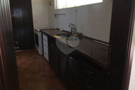 Casa à venda com 3 quartos, sendo 1 suíte, no condomínio Lago Azul, Araçoiaba da Serra - SP