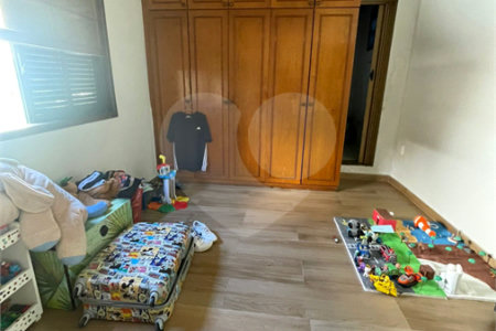 Casa Térrea à venda com 5 quartos, sendo 2 suítes, em Campo Grande, Rio de Janeiro, RJ