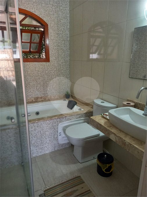 Casa à venda com 3 quartos, sendo 1 suíte, em Bosque, Vinhedo, SP