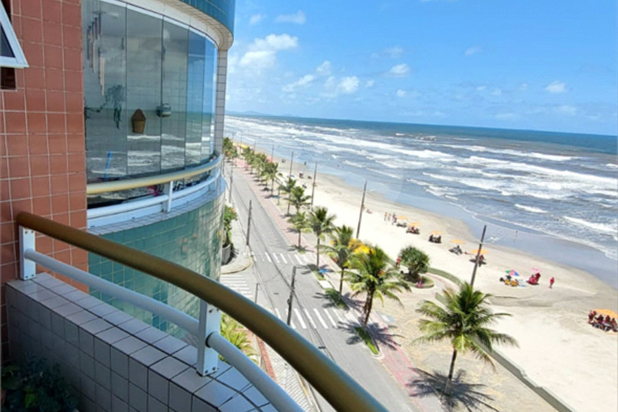 Apartamento à venda com 2 quartos, sendo 1 suíte,  em Vera Cruz, Mongaguá, SP