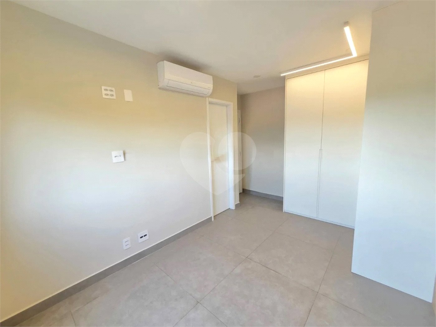 Apartamento à venda ou para alugar com 2 quartos, sendo 1 suíte,  em Planalto Paulista, São Paulo, SP