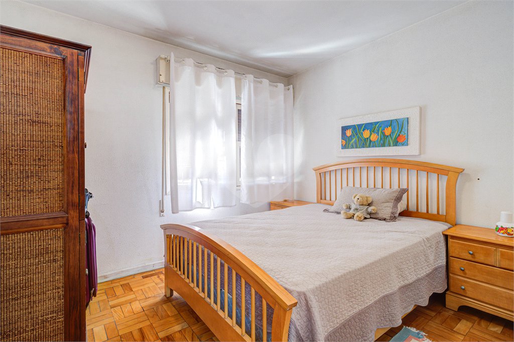 Sobrado à venda com 4 quartos, sendo 1 suíte, em Alto da Boa Vista, São Paulo, SP