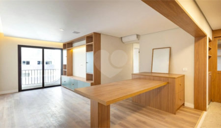 Apartamento à venda com 2 quartos, sendo 1 suíte,  em Vila Olímpia, São Paulo, SP