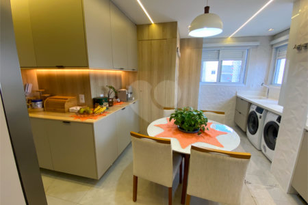 Apartamento à venda com 3 suítes em Vila Pompéia, São Paulo, SP