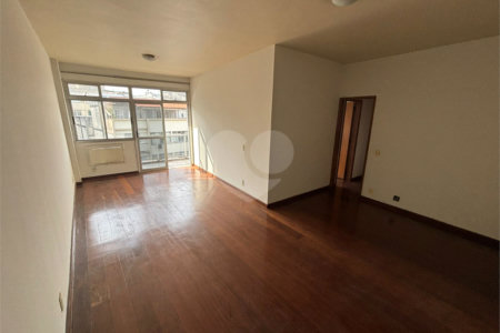 Apartamento à venda com 4 quartos, sendo 1 suíte,  em Tijuca, Rio de Janeiro, RJ