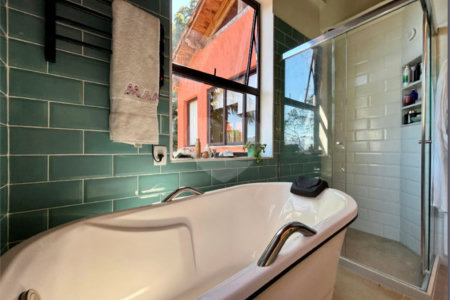 Casa à venda com 4 quartos, sendo 1 suíte, em Lagoa, Rio de Janeiro, RJ