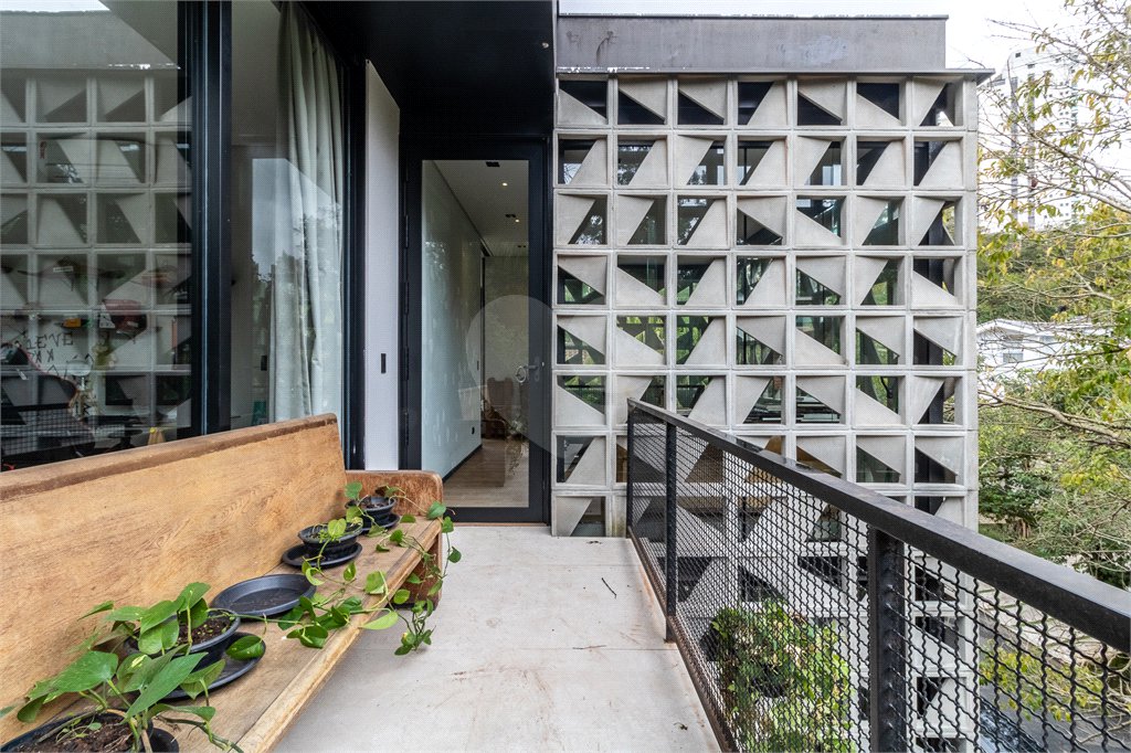 Casa à venda com 4 suítes no condomínio Granja do Morumbi, São Paulo - SP