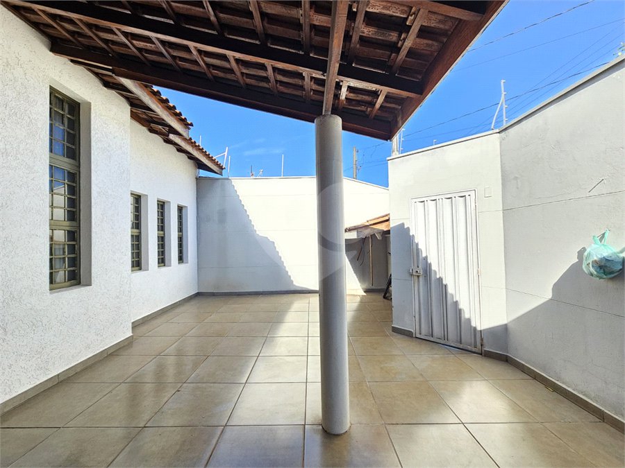 Casa à venda com 3 quartos, sendo 1 suíte,  em Jardim Jóquei Clube, Ribeirão Preto, SP