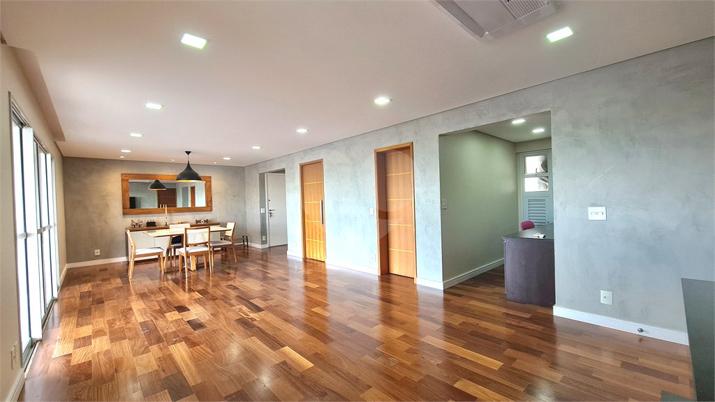 Apartamento à venda ou para alugar com 3 quartos, sendo 2 suítes, em Pinheiros, São Paulo, SP