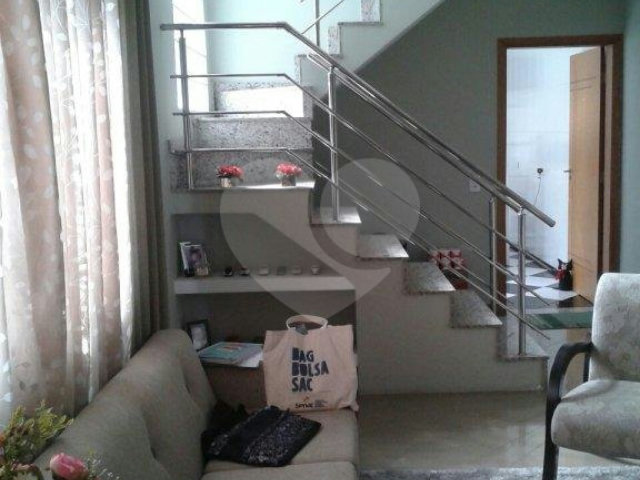 Casa à venda com 4 quartos, sendo 3 suítes,  no condomínio Travessa Camarajibe,12, São Paulo - SP