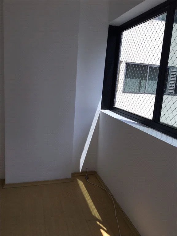 Apartamento à venda com 3 quartos, sendo 1 suíte, em Jardim Parque Morumbi, São Paulo, SP