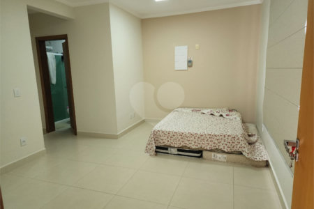Casa à venda com 4 suítes no condomínio Shambala I, Atibaia - SP