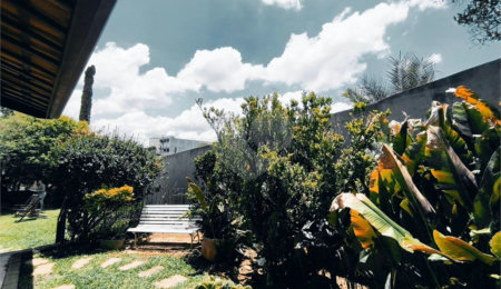 Casa à venda com 4 quartos, sendo 2 suítes, em Jardim Santa Bárbara, Atibaia, SP