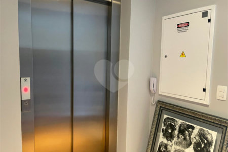 Casa à venda com 3 suítes no condomínio Reserva 8, São Paulo - SP