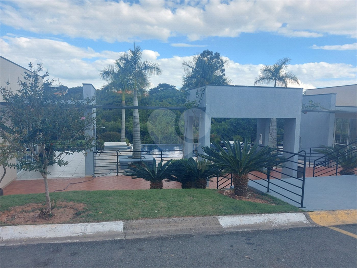 Casa à venda com 3 quartos, sendo 1 suíte,  no condomínio Gardenville, Itu - SP