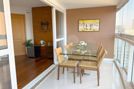 Apartamento para alugar com 3 quartos, sendo 1 suíte, em Vila Olímpia, São Paulo, SP