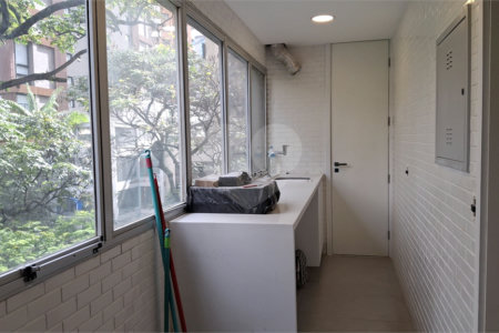 Apartamento para alugar com 3 quartos, sendo 1 suíte, em Itaim Bibi, São Paulo, SP