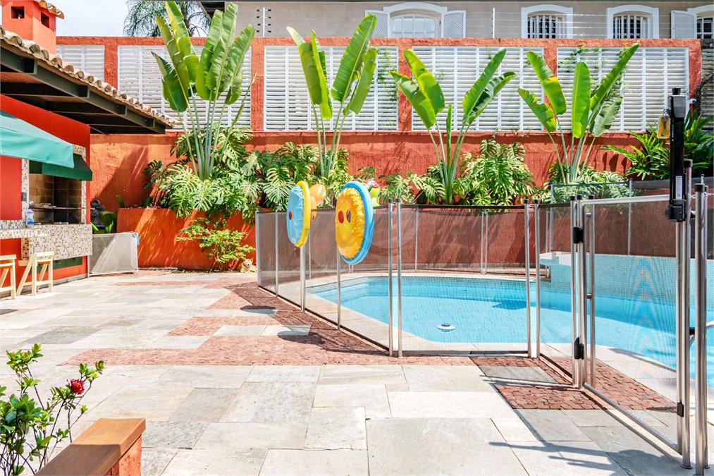 Casa à venda com 4 suítes no condomínio Residencial Chácara Monte Alegre, São Paulo - SP